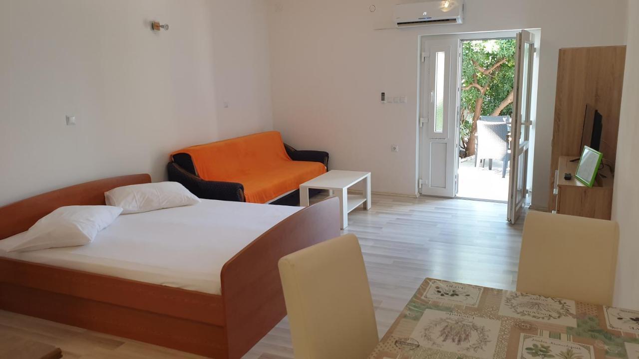 Apartments Milka Pag Pag Town Chambre photo